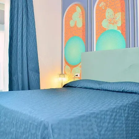Colorful Overlooking The Sea Apartment