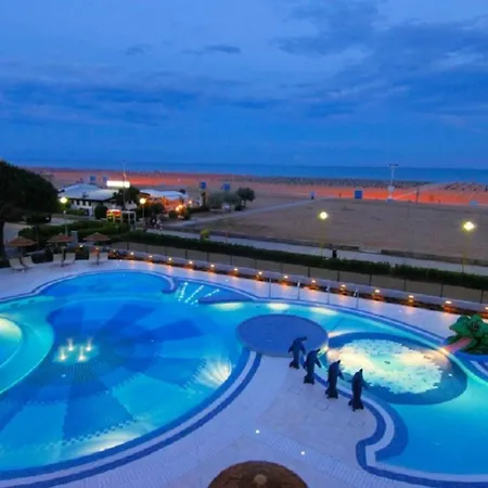 Apartment Colorful Overlooking The Sea